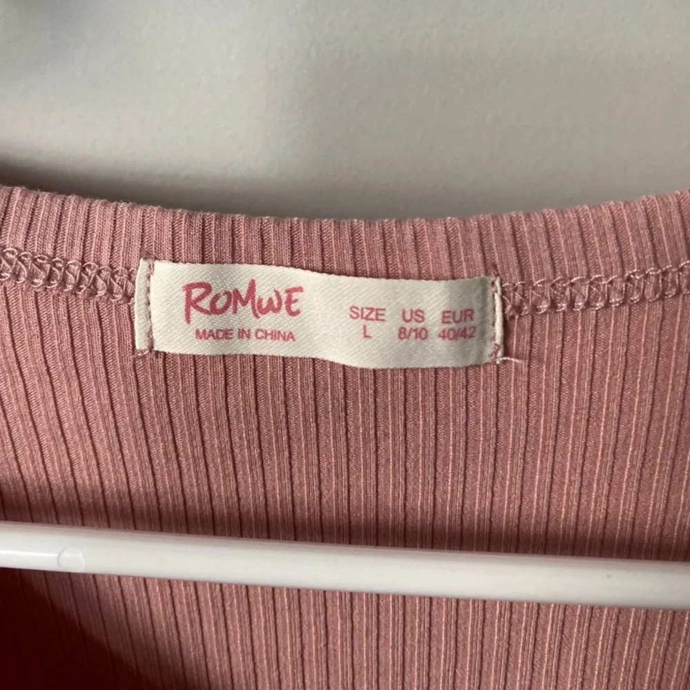 ROMWE Ribbed Pink Button-Down Shirt - Picture 3 of 3